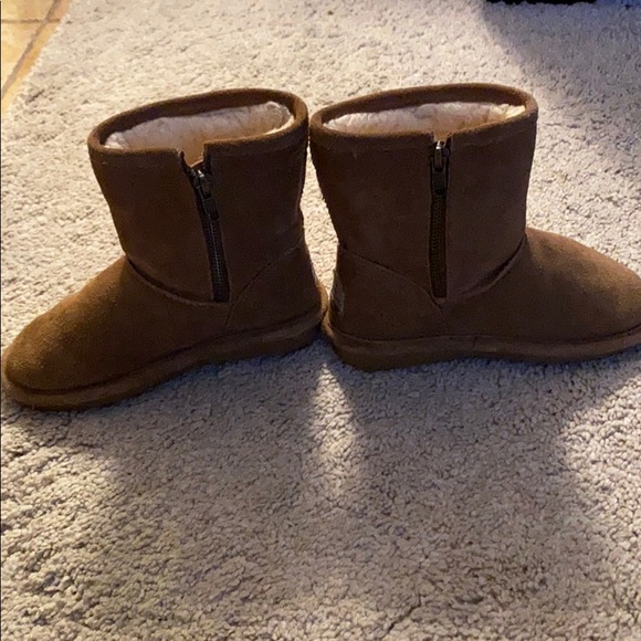 bearpaw boots size 2